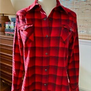 PENDLETON Western Wear Classic Shirt Red Black Check Women’s Size M 100% Wool